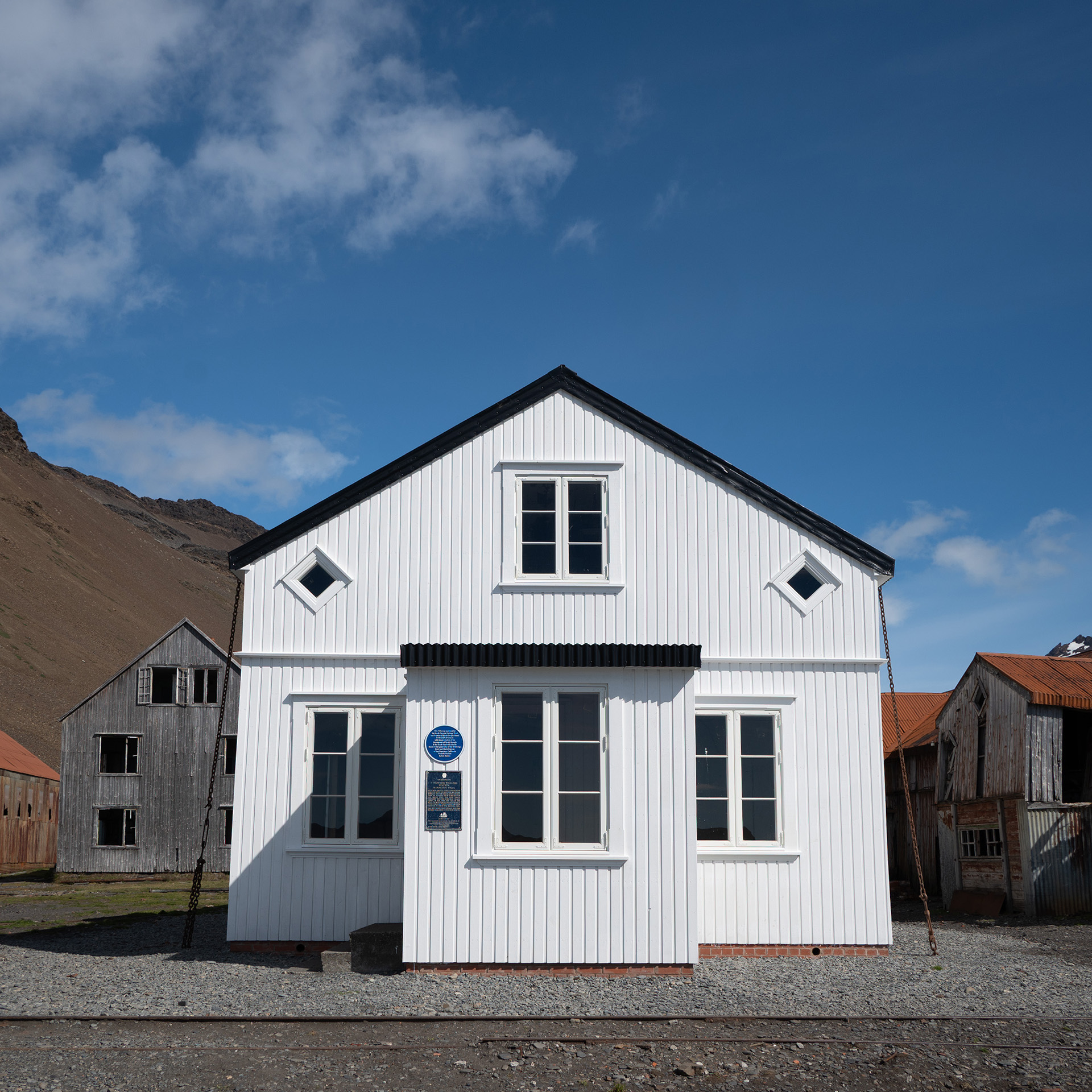 Villa Sq 1
